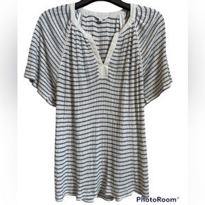 Lucky Brand Large short sleeve navy off white blouse A-79